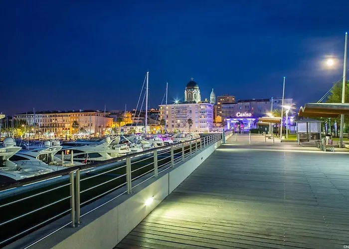 Apartamento Appt 3 Pieces Avec Piscine Proche Centre Ville, 4 Couchages, Saint-raphael - Fr-1-226a-144 *