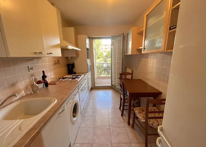דירה Appt 3 Pieces Avec Piscine Proche Centre Ville, 4 Couchages, Saint-raphael - Fr-1-226a-144 *