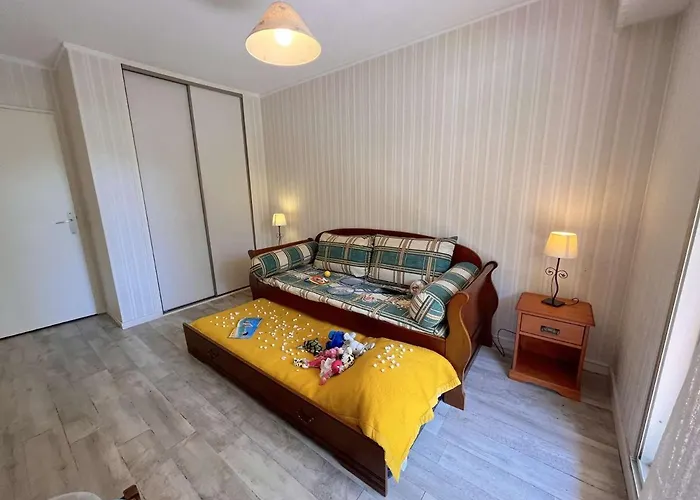 Appt 3 Pieces Avec Piscine Proche Centre Ville, 4 Couchages, Saint-raphael - Fr-1-226a-144 דירה